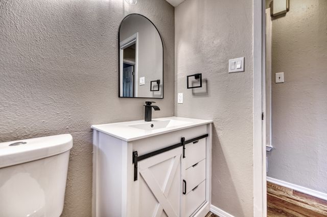 327 Southerland Avenue, Mesquite, TX 75150