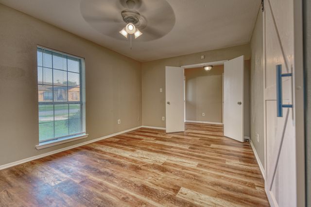 327 Southerland Avenue, Mesquite, TX 75150