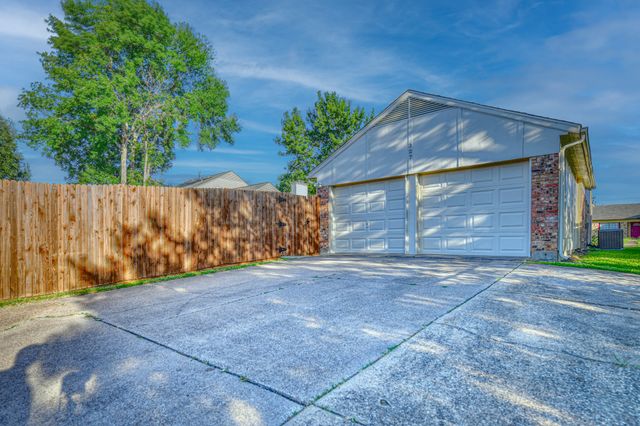 327 Southerland Avenue, Mesquite, TX 75150
