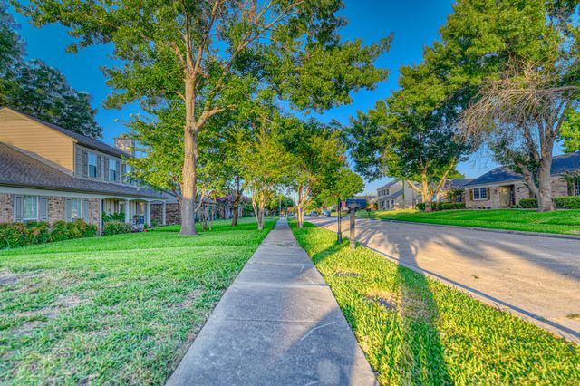 327 Southerland Avenue, Mesquite, TX 75150