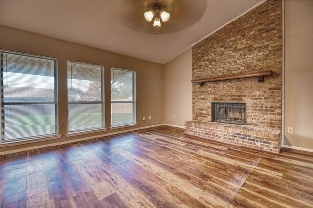 327 Southerland Avenue, Mesquite, TX 75150