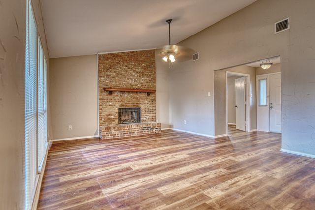 327 Southerland Avenue, Mesquite, TX 75150