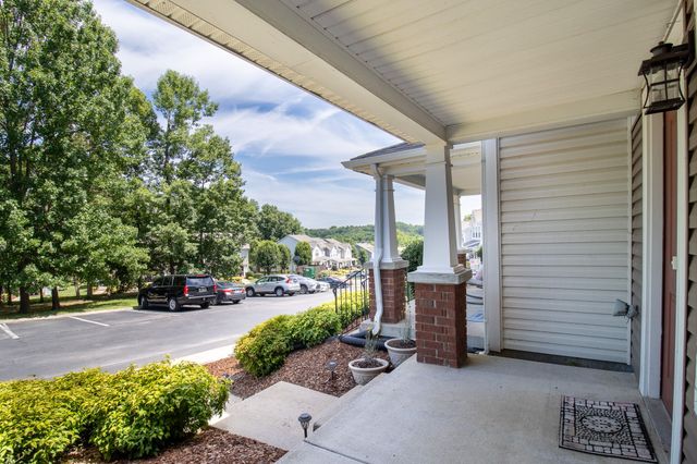 622 Flintlock Ct, Nashville, TN 37217