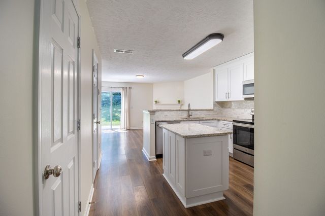 622 Flintlock Ct, Nashville, TN 37217