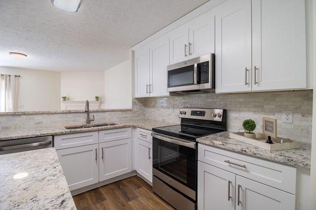 622 Flintlock Ct, Nashville, TN 37217