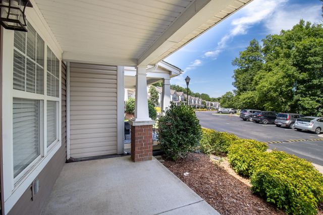 622 Flintlock Ct, Nashville, TN 37217