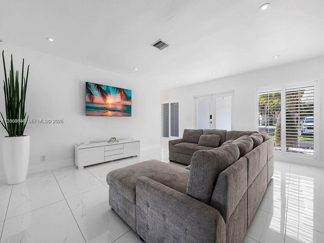 6951 S Miami Lakeway S 0, Miami Lakes, FL 33014