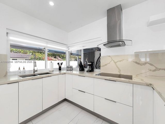 6951 S Miami Lakeway S 0, Miami Lakes, FL 33014