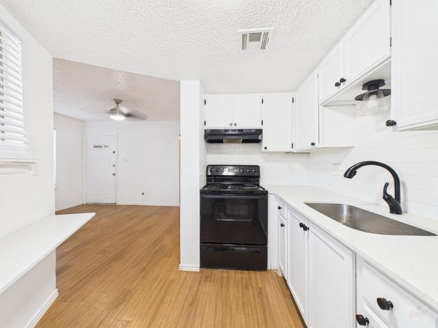 2500 Burleson RD 201, Austin, TX 78741