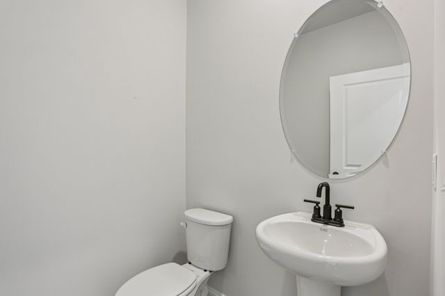 132 Dahlia Dr, La Vergne, TN 37086