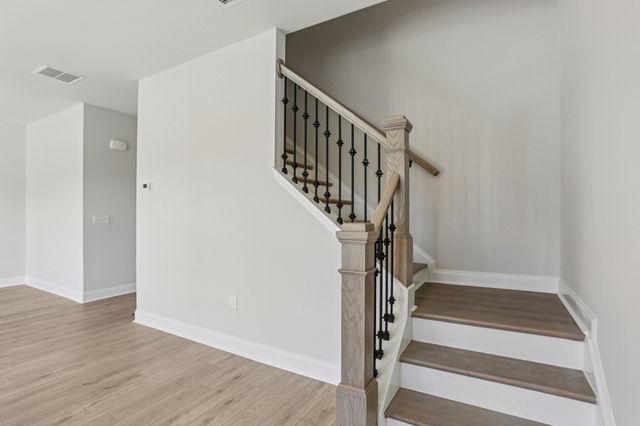 132 Dahlia Dr, La Vergne, TN 37086