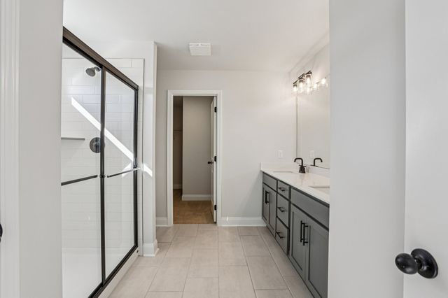 132 Dahlia Dr, La Vergne, TN 37086