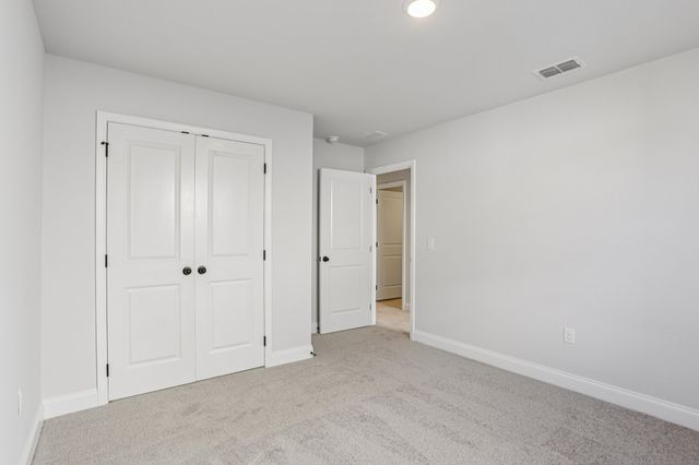 132 Dahlia Dr, La Vergne, TN 37086