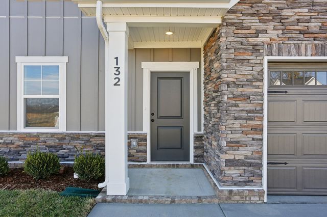 132 Dahlia Dr, La Vergne, TN 37086