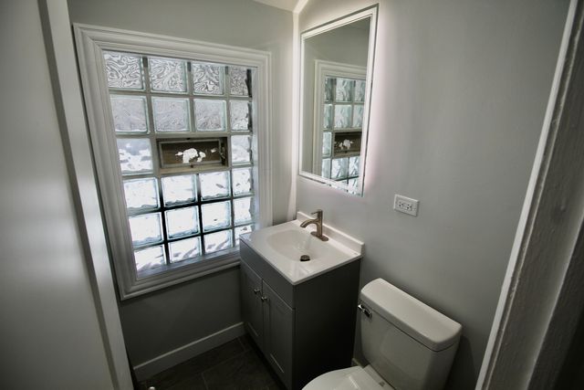 10030 S Luella Avenue, Chicago, IL 60617