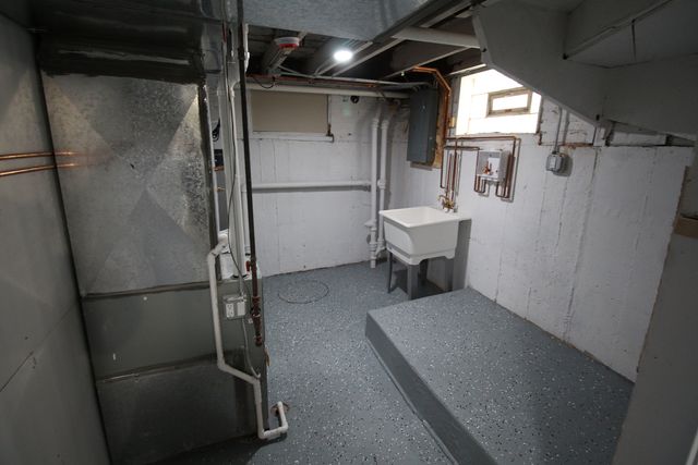 10030 S Luella Avenue, Chicago, IL 60617