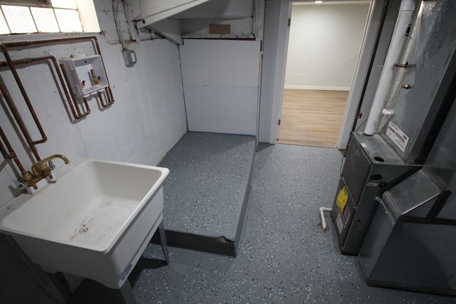 10030 S Luella Avenue, Chicago, IL 60617