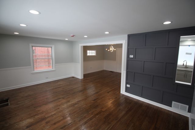 10030 S Luella Avenue, Chicago, IL 60617