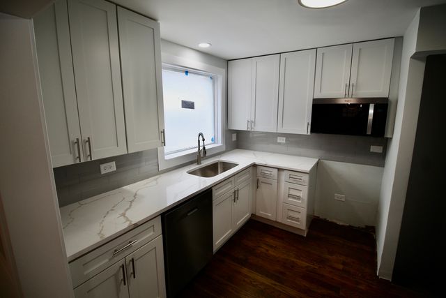 10030 S Luella Avenue, Chicago, IL 60617