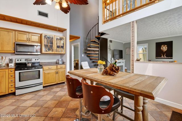 121 Edwards Drive, Pass Christian, MS 39571