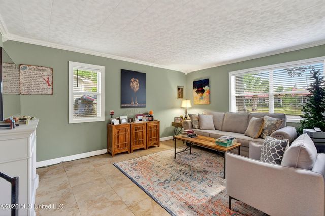 121 Edwards Drive, Pass Christian, MS 39571