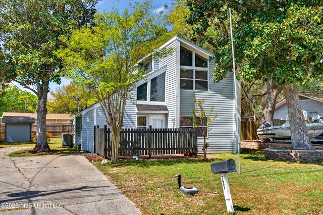121 Edwards Drive, Pass Christian, MS 39571