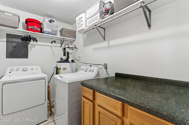 121 Edwards Drive, Pass Christian, MS 39571