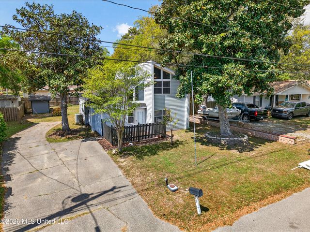 121 Edwards Drive, Pass Christian, MS 39571