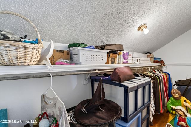 121 Edwards Drive, Pass Christian, MS 39571