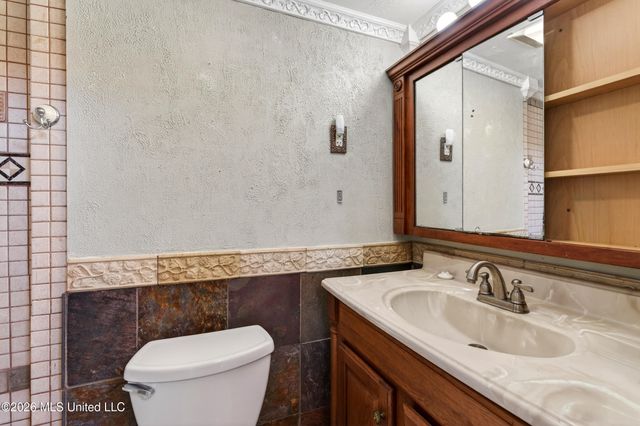 121 Edwards Drive, Pass Christian, MS 39571