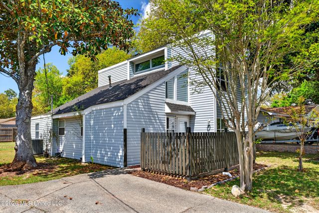 121 Edwards Drive, Pass Christian, MS 39571