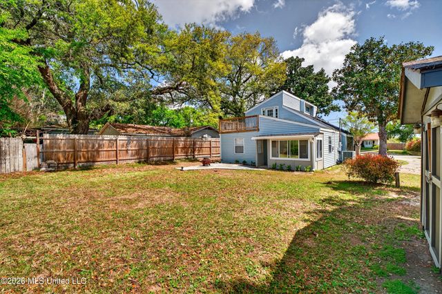 121 Edwards Drive, Pass Christian, MS 39571