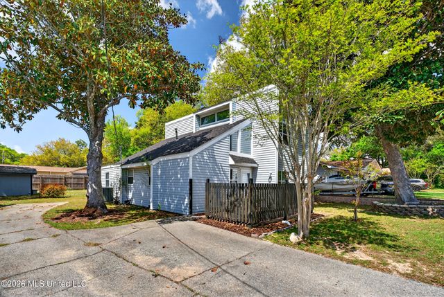 121 Edwards Drive, Pass Christian, MS 39571