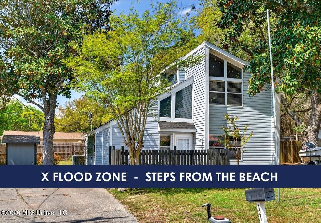 121 Edwards Drive, Pass Christian, MS 39571