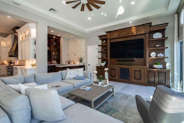 2457 NE 26th Street, Lighthouse Point, FL 33064