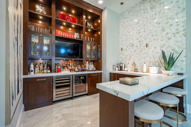 2457 NE 26th Street, Lighthouse Point, FL 33064