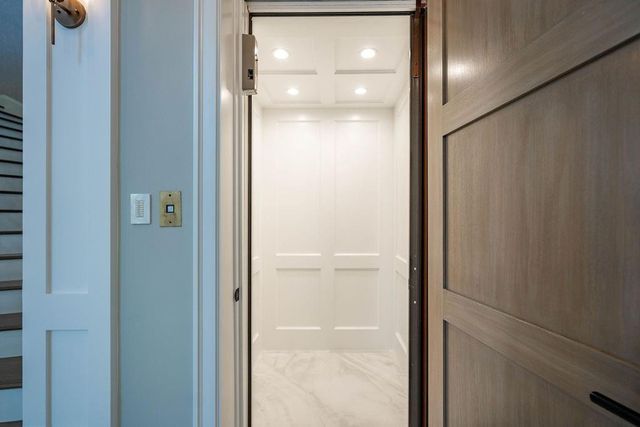 2457 NE 26th Street, Lighthouse Point, FL 33064