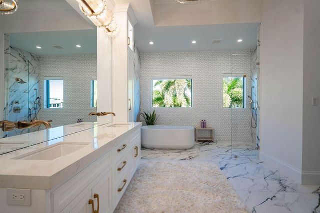 2457 NE 26th Street, Lighthouse Point, FL 33064