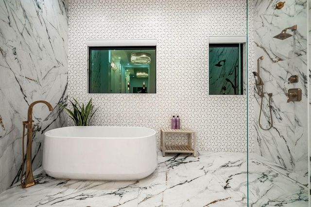 2457 NE 26th Street, Lighthouse Point, FL 33064