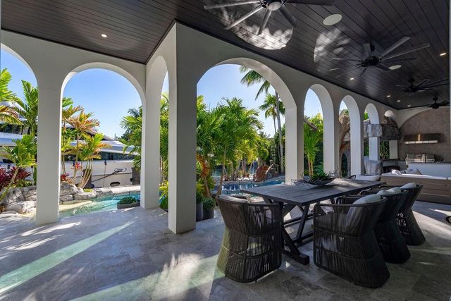 2457 NE 26th Street, Lighthouse Point, FL 33064