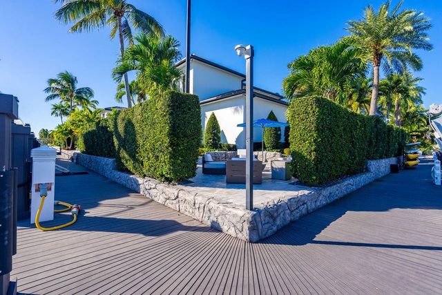 2457 NE 26th Street, Lighthouse Point, FL 33064