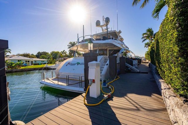 2457 NE 26th Street, Lighthouse Point, FL 33064