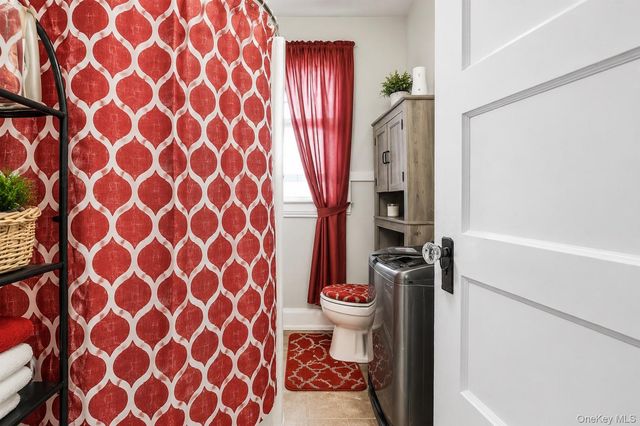 33 Manitou Avenue, Poughkeepsie, NY 12601