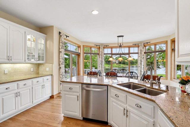 N61W37631 Parkview DRIVE, Oconomowoc, WI 53066