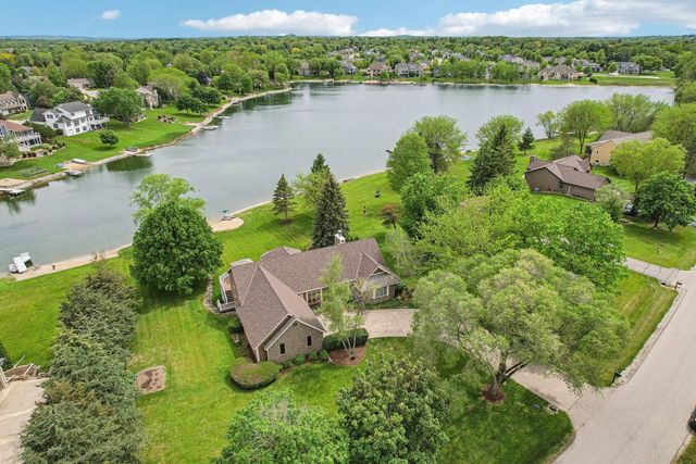 N61W37631 Parkview DRIVE, Oconomowoc, WI 53066