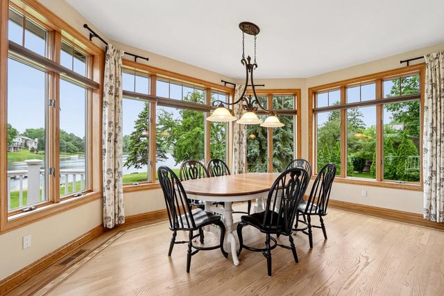 N61W37631 Parkview DRIVE, Oconomowoc, WI 53066