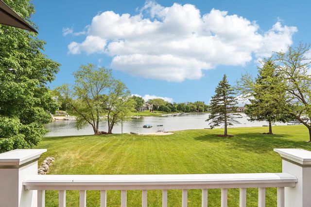 N61W37631 Parkview DRIVE, Oconomowoc, WI 53066