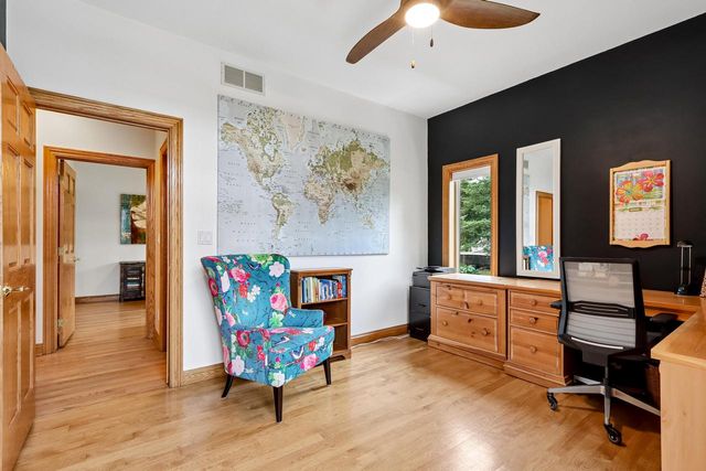 N61W37631 Parkview DRIVE, Oconomowoc, WI 53066