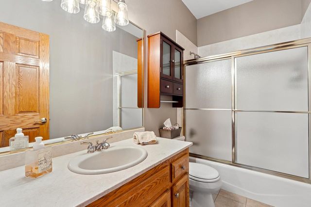 N61W37631 Parkview DRIVE, Oconomowoc, WI 53066
