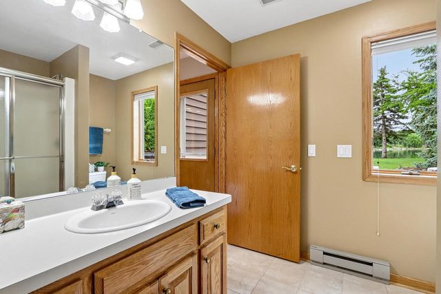 N61W37631 Parkview DRIVE, Oconomowoc, WI 53066